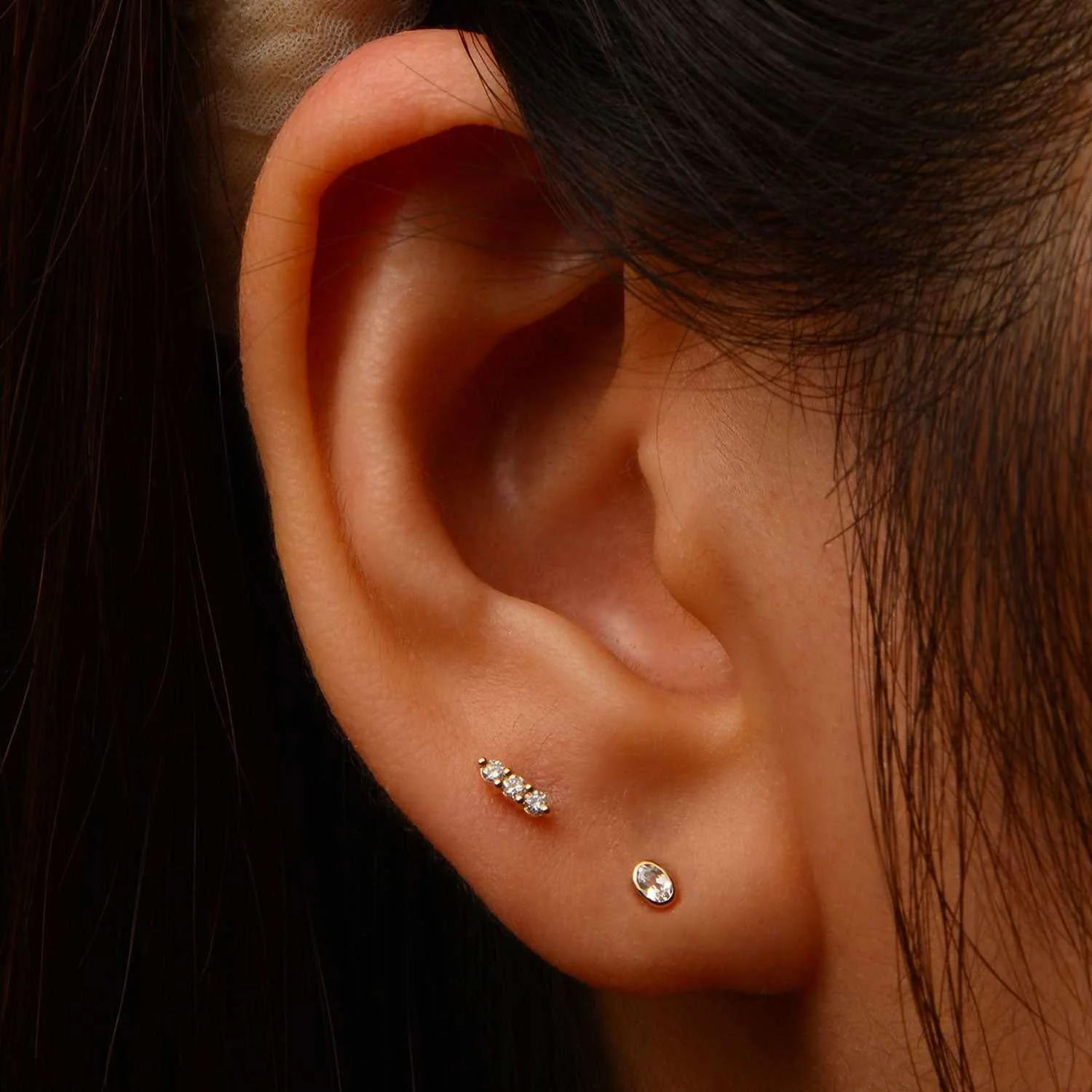 Budapest Oval 14k Gold Labret Earring - Image 4