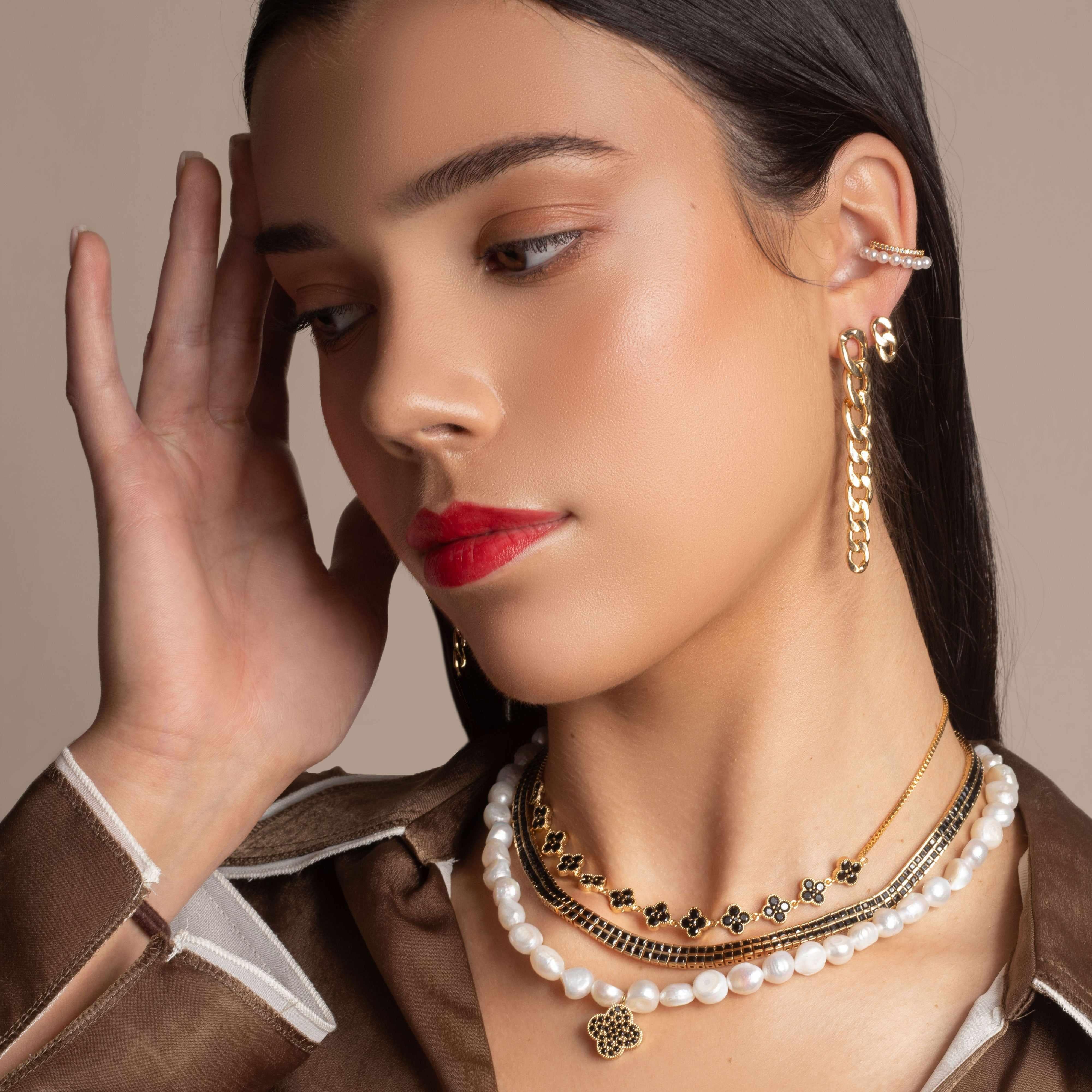Cuban link chain huggies - Image 2