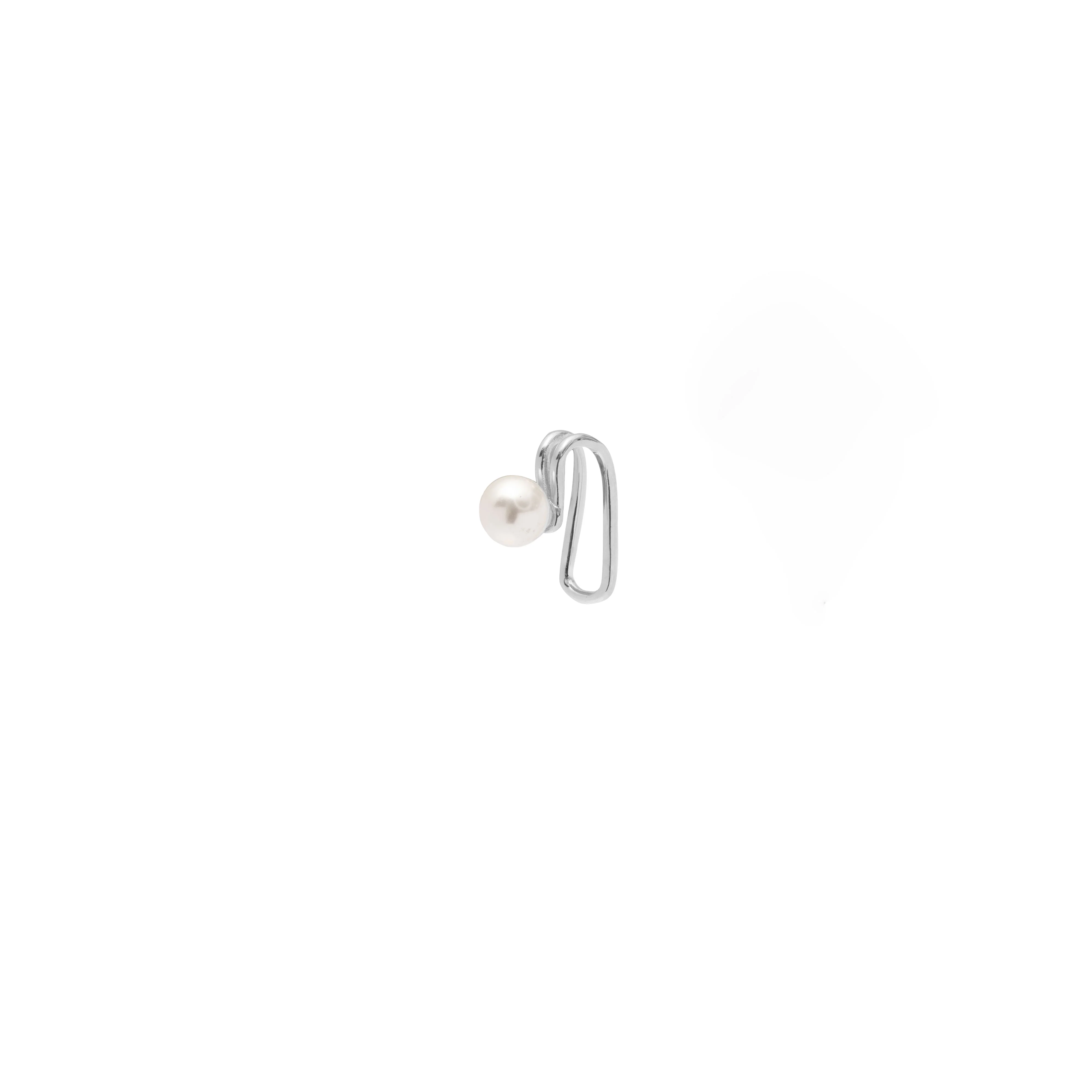 Demi pearl ear cuff - Image 3