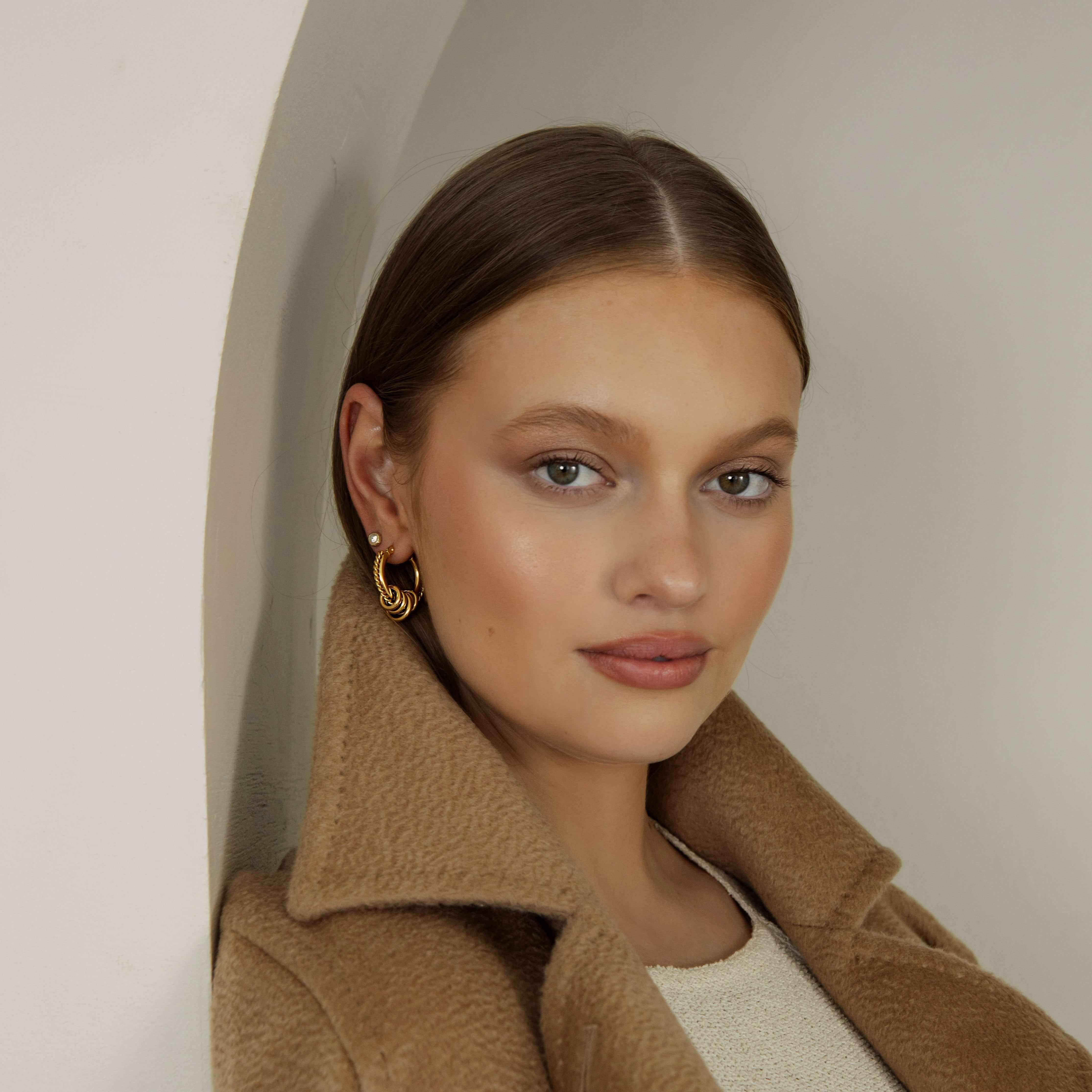 Aurum hoop disc earrings - Image 2
