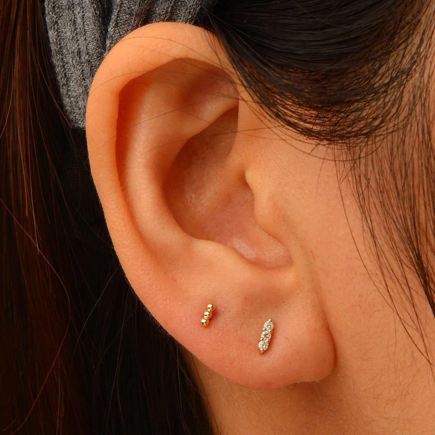 Prague Bubble Bar Labret Earring – 14K Solid Gold Flat Back - Image 2
