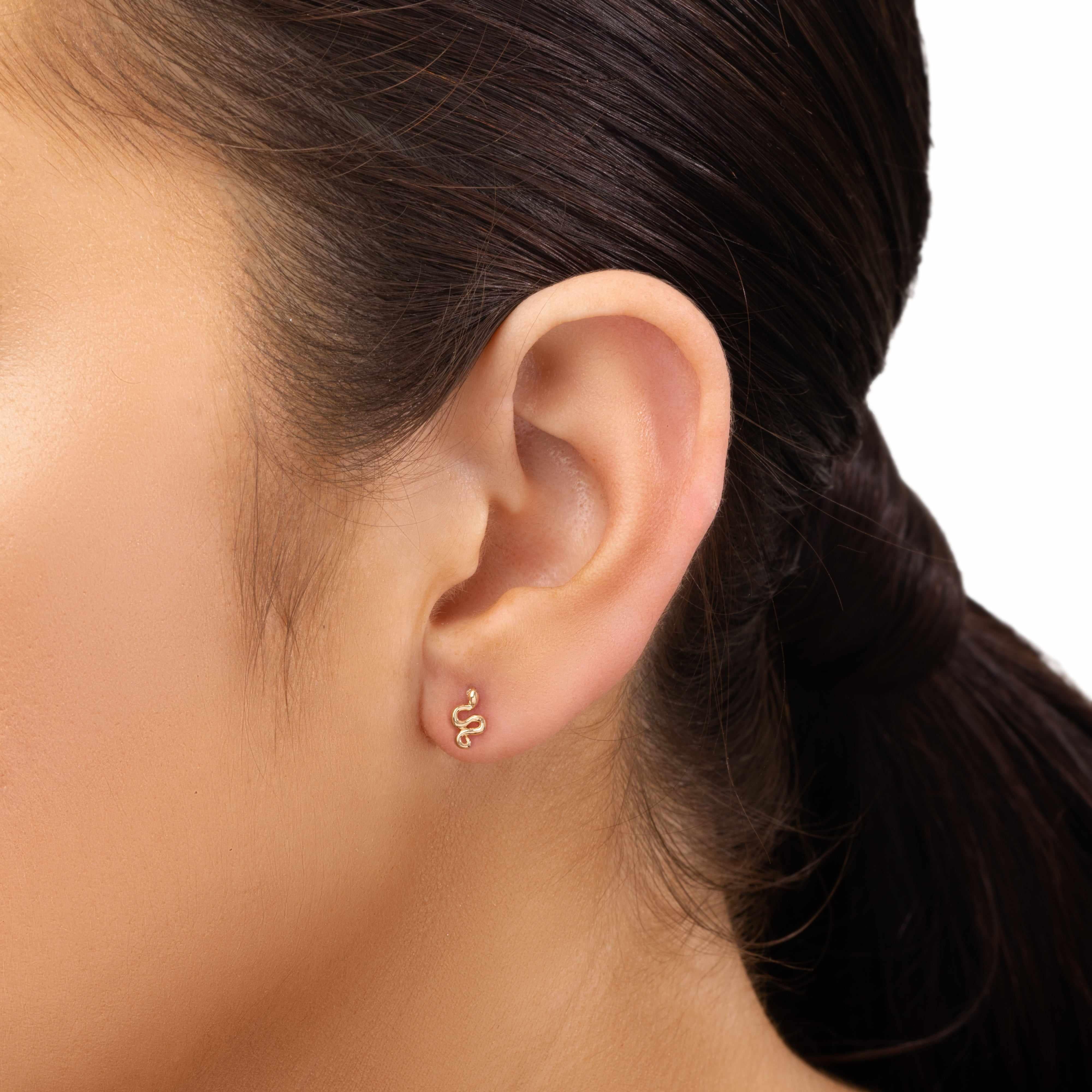 Riga Snake Labret Earring – 14K Solid Gold Flat Back - Image 3